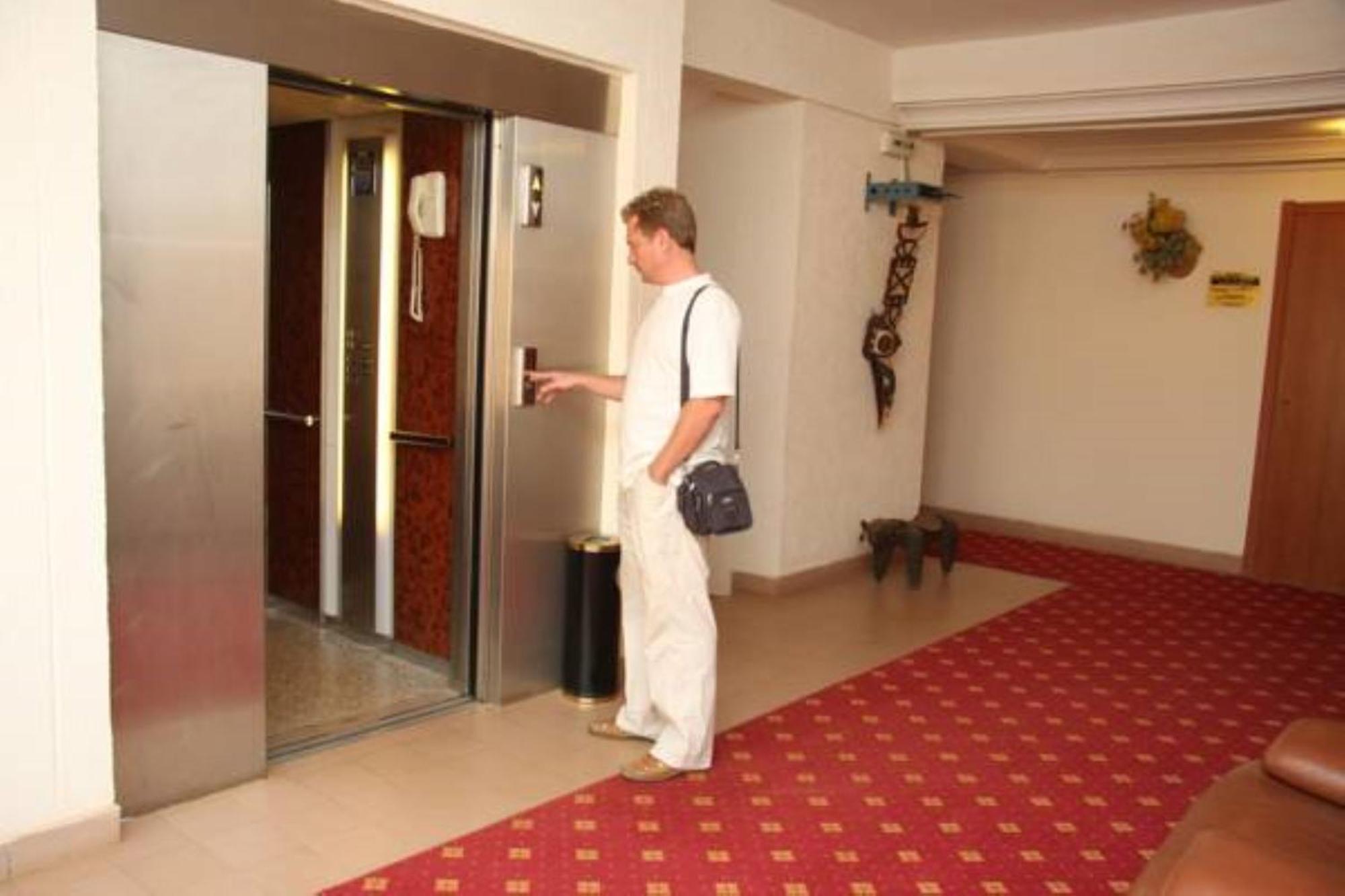 Hotel Splendid Ouagadougou Bagian luar foto
