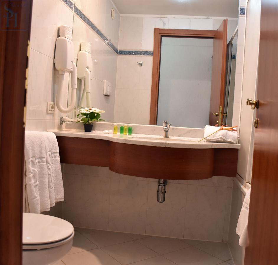 Hotel Splendid Ouagadougou Bagian luar foto