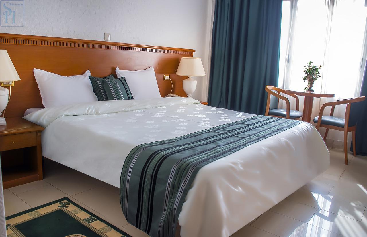 Hotel Splendid Ouagadougou Bagian luar foto