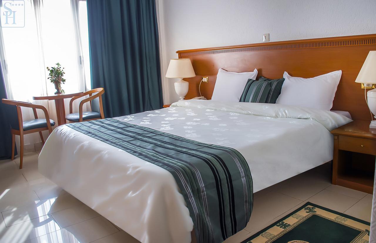 Hotel Splendid Ouagadougou Bagian luar foto