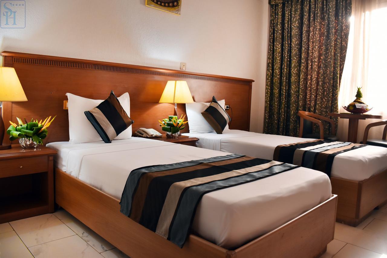 Hotel Splendid Ouagadougou Bagian luar foto