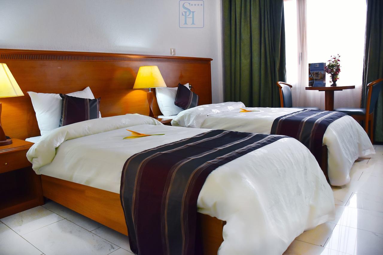 Hotel Splendid Ouagadougou Bagian luar foto